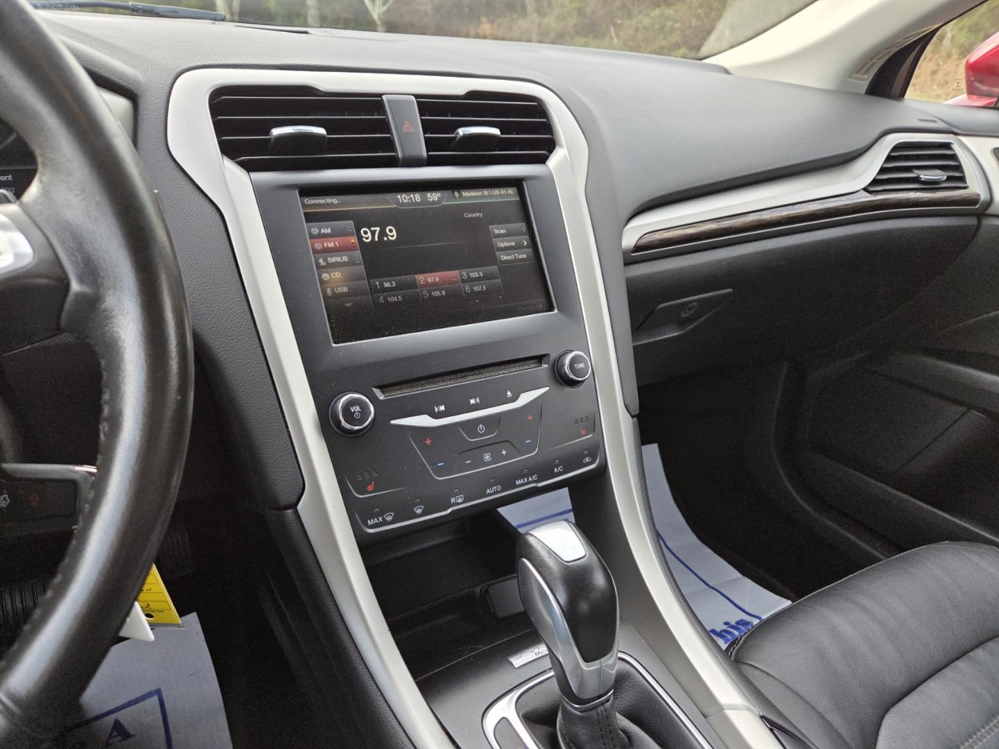 2014 RED /Black Ford Fusion SE (3FA6P0H90ER) with an 2.0L L4 DOHC 16V engine, Automatic transmission, located at 1221 Madison St., Shelbyville, TN, 37160, (931) 680-9439, 0.000000, 0.000000 - Photo#6