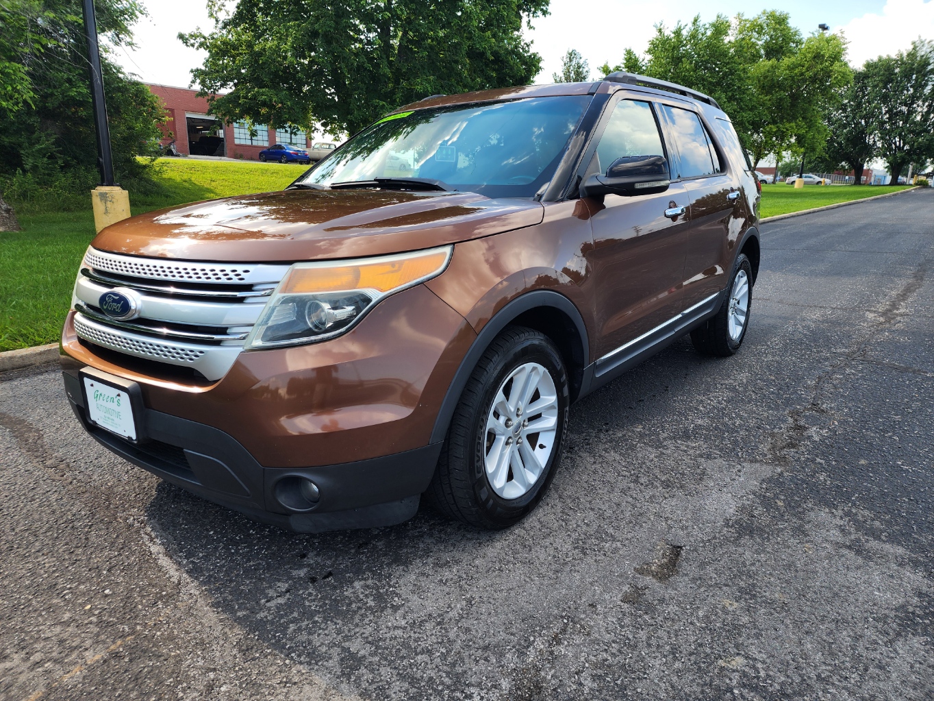 photo of 2011 Ford Explorer XLT 4WD