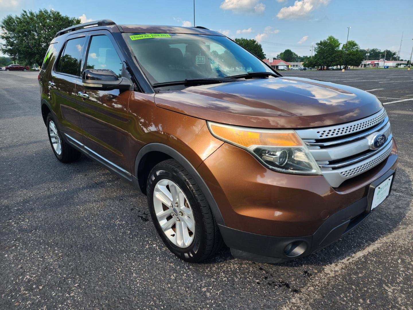 2011 Brown /Black Ford Explorer XLT 4WD (1FMHK8D83BG) with an 3.5L V6 DOHC 24V engine, 6-Speed Automatic transmission, located at 1221 Madison St., Shelbyville, TN, 37160, (931) 680-9439, 0.000000, 0.000000 - Photo#1
