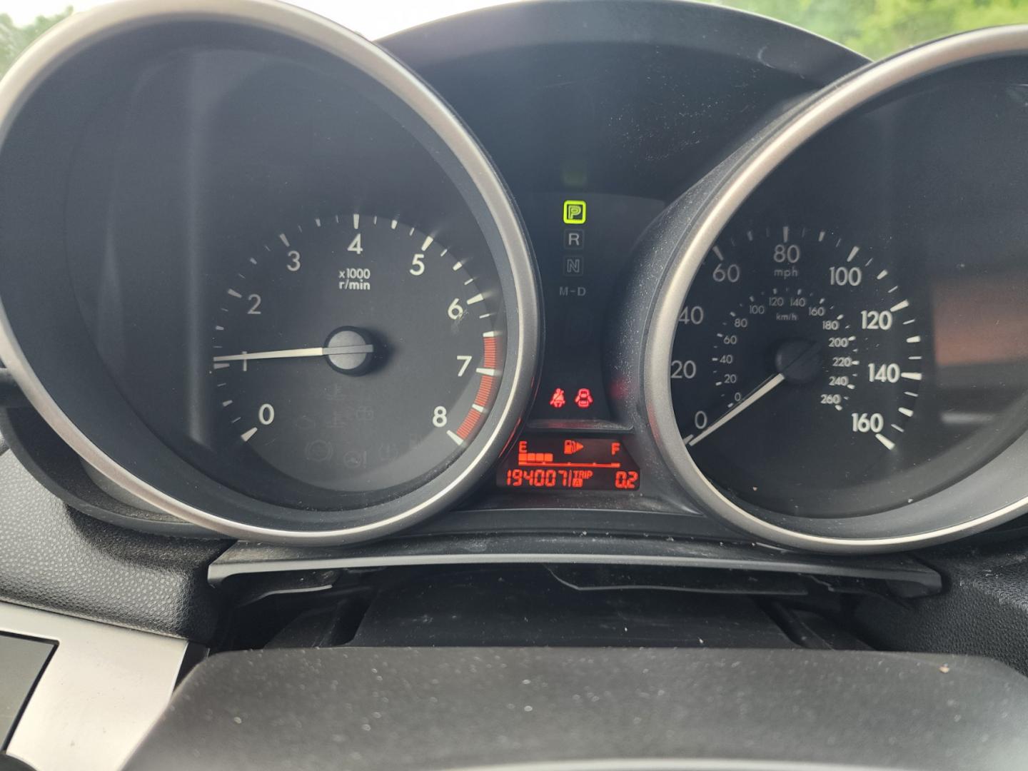 2010 Gray /Gray Mazda MAZDA3 I (JM1BL1SF2A1) with an 2.0 4cyl engine, Automatic transmission, located at 1221 Madison St., Shelbyville, TN, 37160, (931) 680-9439, 0.000000, 0.000000 - Photo#6