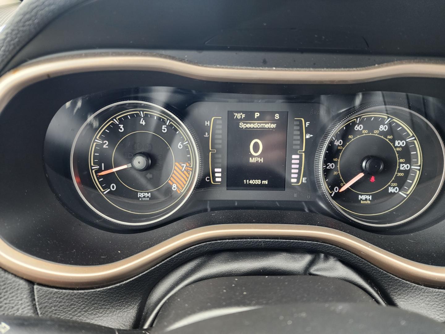 2014 WHITE /Black Jeep Cherokee Latitude 4WD (1C4PJMCS2EW) with an 3.2L V6 DOHC 24V engine, 9-Speed Automatic transmission, located at 1221 Madison St., Shelbyville, TN, 37160, (931) 680-9439, 0.000000, 0.000000 - Photo#7