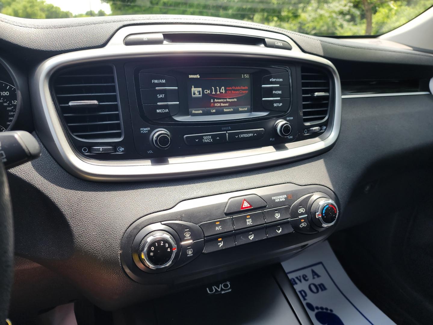 2016 Gray /Gray Kia Sorento LX AWD (5XYPGDA31GG) with an 2.4L L4 DOHC 16V engine, 6-Speed Automatic transmission, located at 1221 Madison St., Shelbyville, TN, 37160, (931) 680-9439, 0.000000, 0.000000 - Photo#6