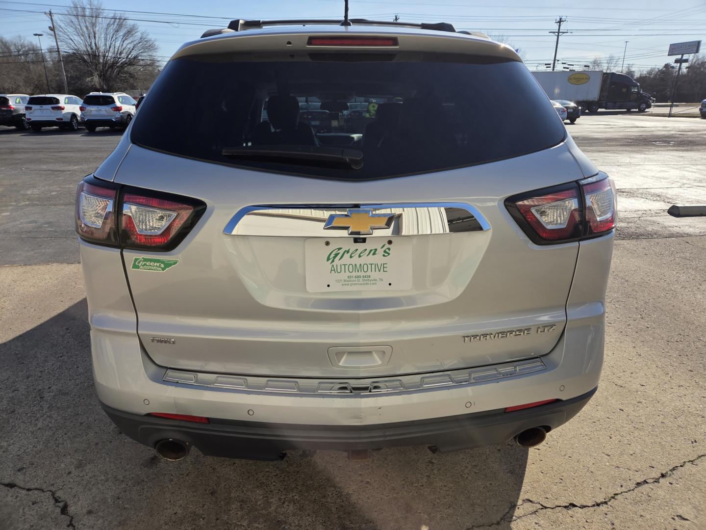 2013 Silver /Black Chevrolet Traverse LTZ AWD (1GNKVLKD1DJ) with an 3.6L V6 DOHC 24V engine, 6-Speed Automatic transmission, located at 1221 Madison St., Shelbyville, TN, 37160, (931) 680-9439, 0.000000, 0.000000 - Photo#2