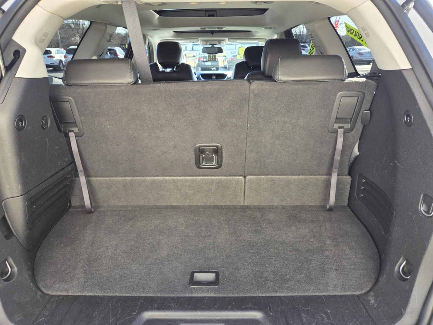 2013 Silver /Black Chevrolet Traverse LTZ AWD (1GNKVLKD1DJ) with an 3.6L V6 DOHC 24V engine, 6-Speed Automatic transmission, located at 1221 Madison St., Shelbyville, TN, 37160, (931) 680-9439, 0.000000, 0.000000 - Photo#3