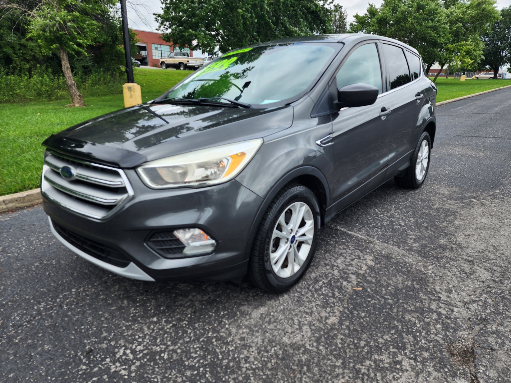 photo of 2017 Ford Escape SE FWD