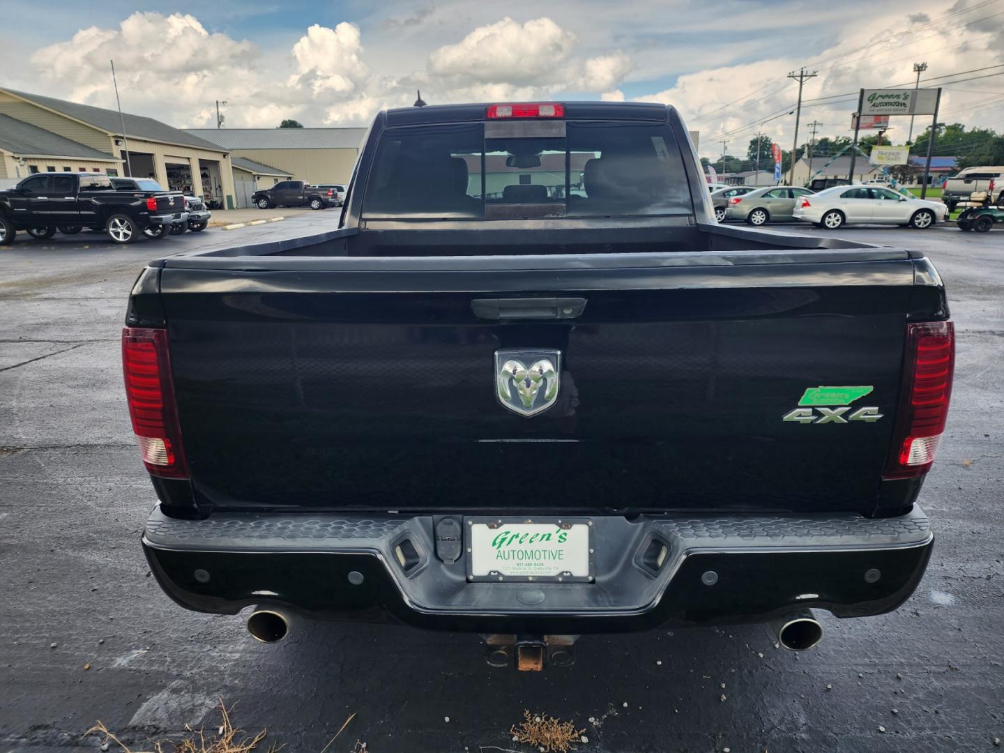 2013 Black /Black RAM 1500 Sport Crew Cab SWB 4WD (1C6RR7MT3DS) with an 5.7L V8 OHV 16V engine, 6-Speed Automatic transmission, located at 1221 Madison St., Shelbyville, TN, 37160, (931) 680-9439, 0.000000, 0.000000 - Photo#2