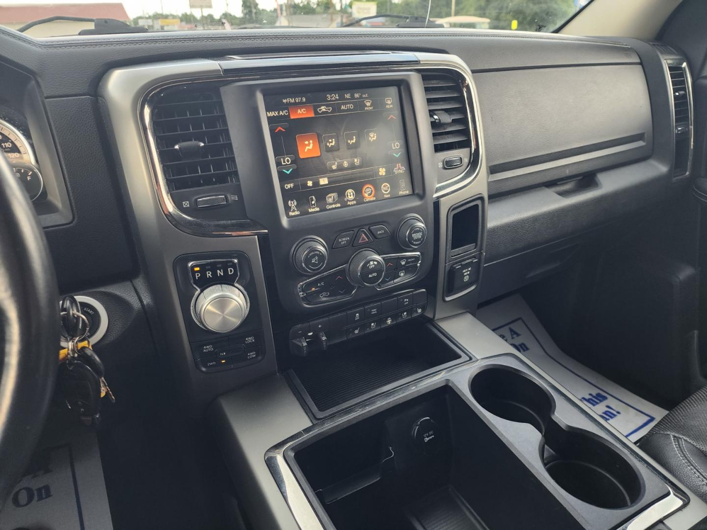 2013 Black /Black RAM 1500 Sport Crew Cab SWB 4WD (1C6RR7MT3DS) with an 5.7L V8 OHV 16V engine, 6-Speed Automatic transmission, located at 1221 Madison St., Shelbyville, TN, 37160, (931) 680-9439, 0.000000, 0.000000 - Photo#6