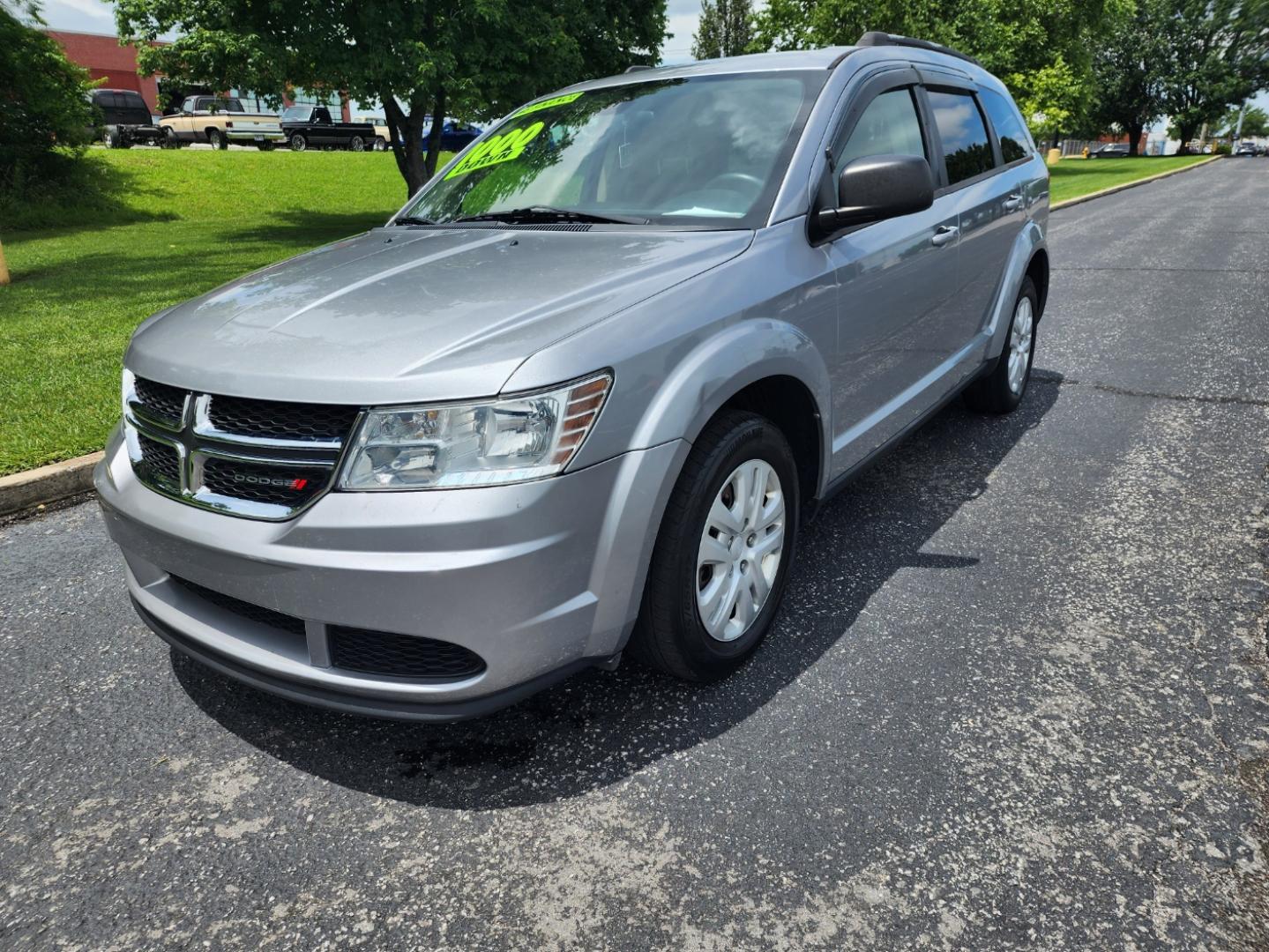 2018 SILVER /Gray Dodge Journey SE (3C4PDCABXJT) with an 2.4L L4 DOHC 16V engine, 4A transmission, located at 1221 Madison St., Shelbyville, TN, 37160, (931) 680-9439, 0.000000, 0.000000 - Photo#0