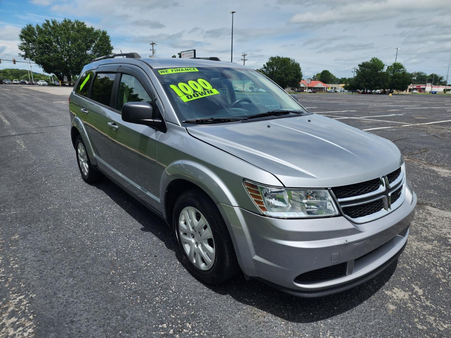 2018 SILVER /Gray Dodge Journey SE (3C4PDCABXJT) with an 2.4L L4 DOHC 16V engine, 4A transmission, located at 1221 Madison St., Shelbyville, TN, 37160, (931) 680-9439, 0.000000, 0.000000 - Photo#1