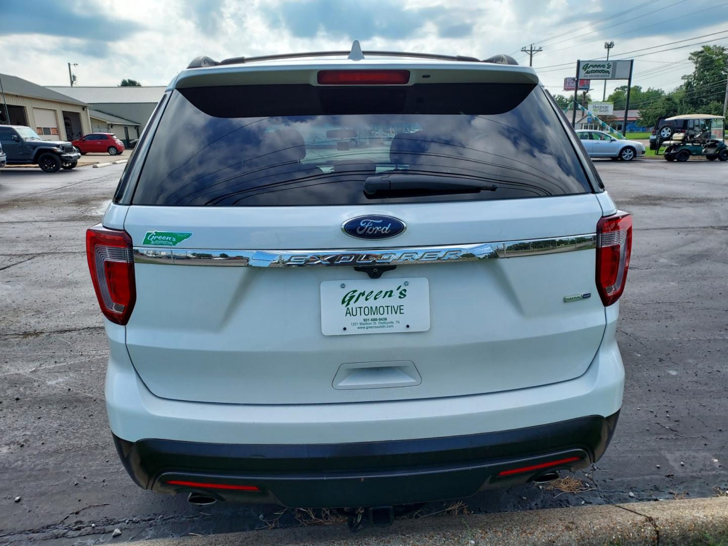 2016 WHITE /Beige Ford Explorer Base 4WD (1FM5K8B8XGG) with an 3.5L V6 DOHC 24V engine, 6-Speed Automatic transmission, located at 1221 Madison St., Shelbyville, TN, 37160, (931) 680-9439, 0.000000, 0.000000 - Photo#2