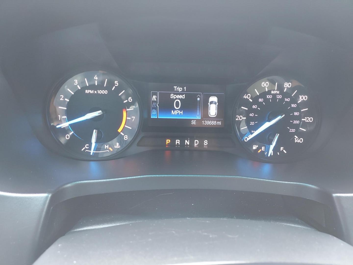 2016 WHITE /Beige Ford Explorer Base 4WD (1FM5K8B8XGG) with an 3.5L V6 DOHC 24V engine, 6-Speed Automatic transmission, located at 1221 Madison St., Shelbyville, TN, 37160, (931) 680-9439, 0.000000, 0.000000 - Photo#8