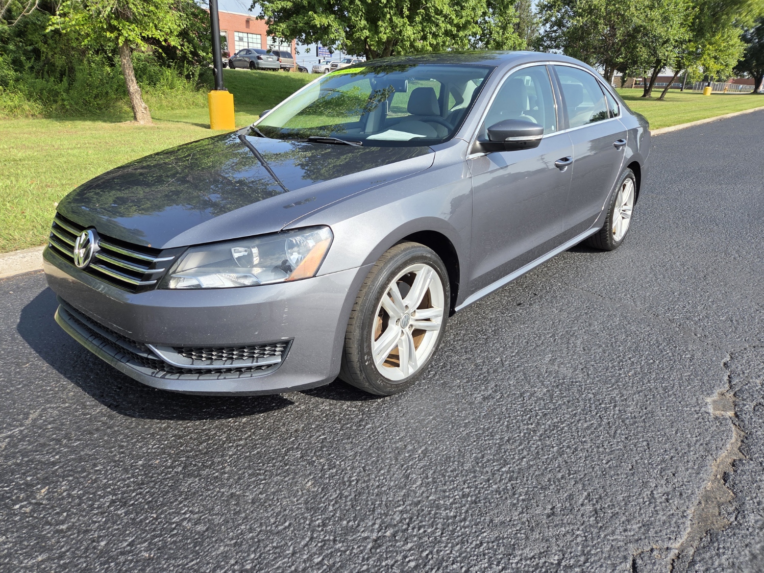 photo of 2014 Volkswagen Passat 1.8T SE AT PZEV