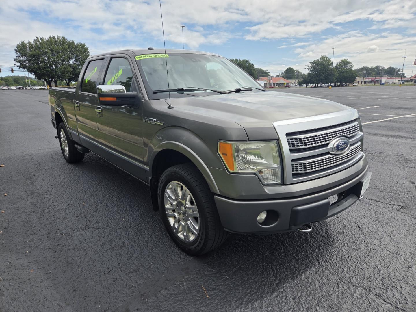 2011 Gray /Gray Ford F-150 Platinum SuperCrew 5.5-ft. Bed 4WD (1FTFW1ET5BF) with an 3.5L V6 engine, 4-Speed Automatic transmission, located at 1221 Madison St., Shelbyville, TN, 37160, (931) 680-9439, 0.000000, 0.000000 - Photo#1