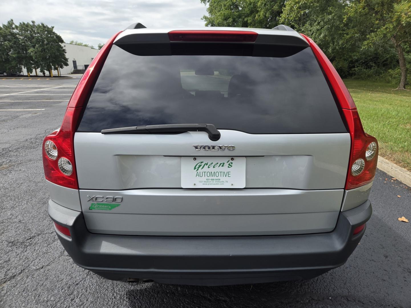 2005 Silver /Gray Volvo XC90 2.5T (YV1CY592751) with an 2.5L L5 DOHC 20V TURBO engine, 5-Speed Automatic transmission, located at 1221 Madison St., Shelbyville, TN, 37160, (931) 680-9439, 0.000000, 0.000000 - Photo#2