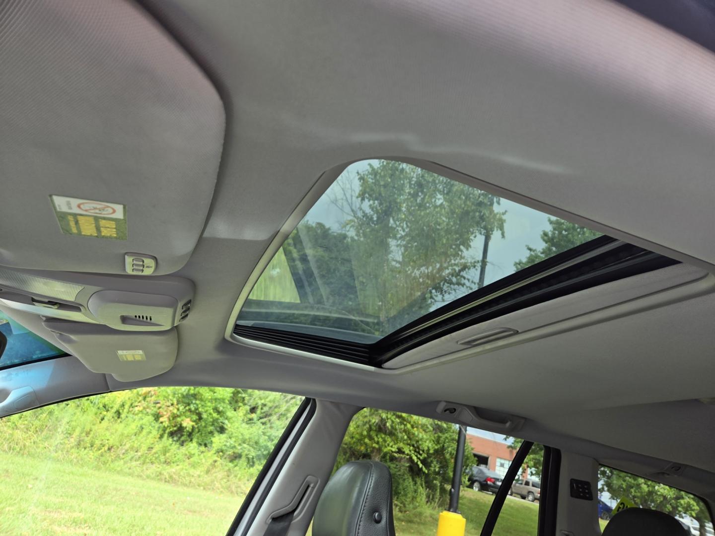 2005 Silver /Gray Volvo XC90 2.5T (YV1CY592751) with an 2.5L L5 DOHC 20V TURBO engine, 5-Speed Automatic transmission, located at 1221 Madison St., Shelbyville, TN, 37160, (931) 680-9439, 0.000000, 0.000000 - Photo#7