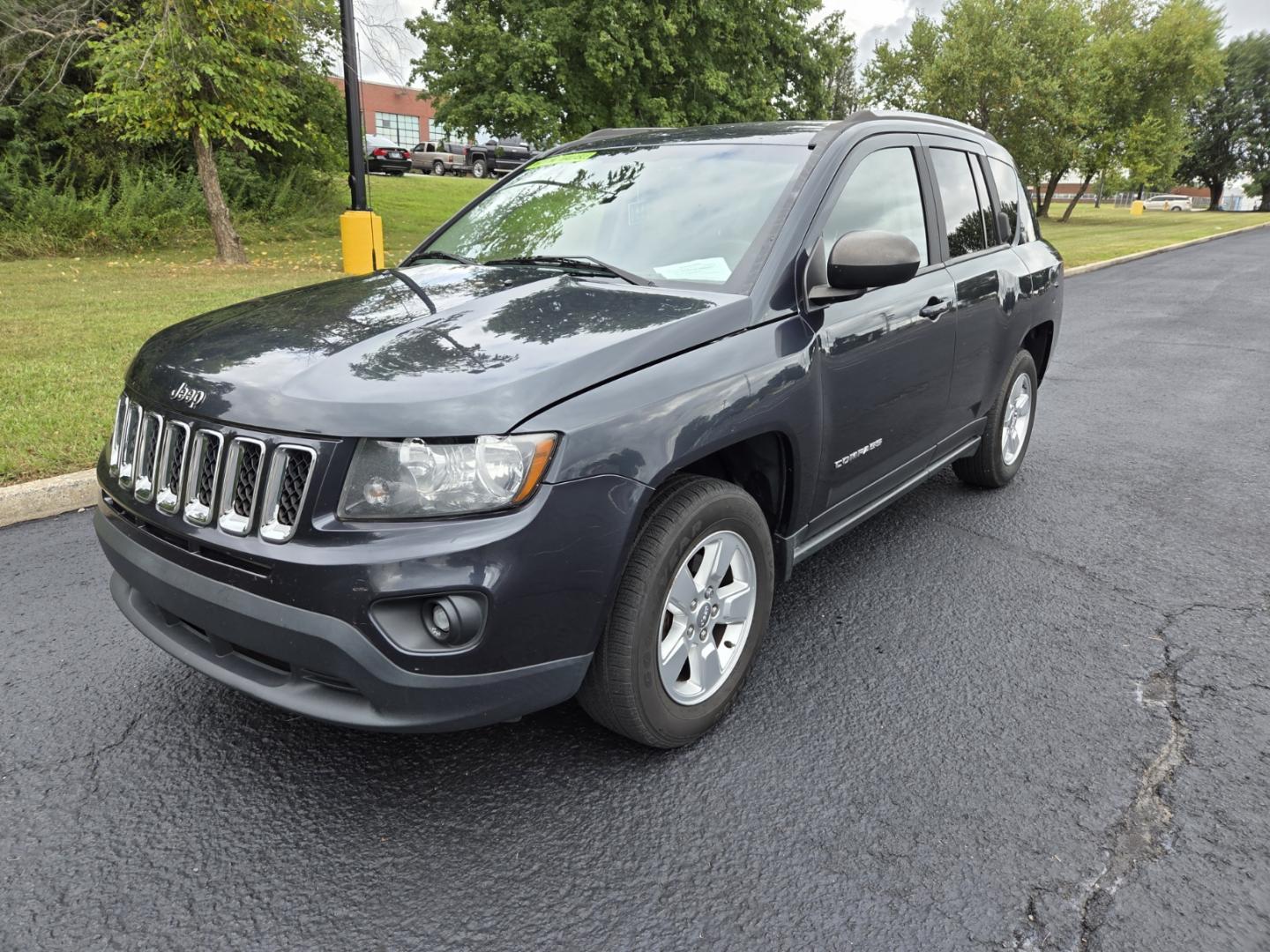 2014 Gray /Gray Jeep Compass Sport FWD (1C4NJCBA4ED) with an 2.0L L4 DOHC 16V engine, located at 1221 Madison St., Shelbyville, TN, 37160, (931) 680-9439, 0.000000, 0.000000 - Photo#0