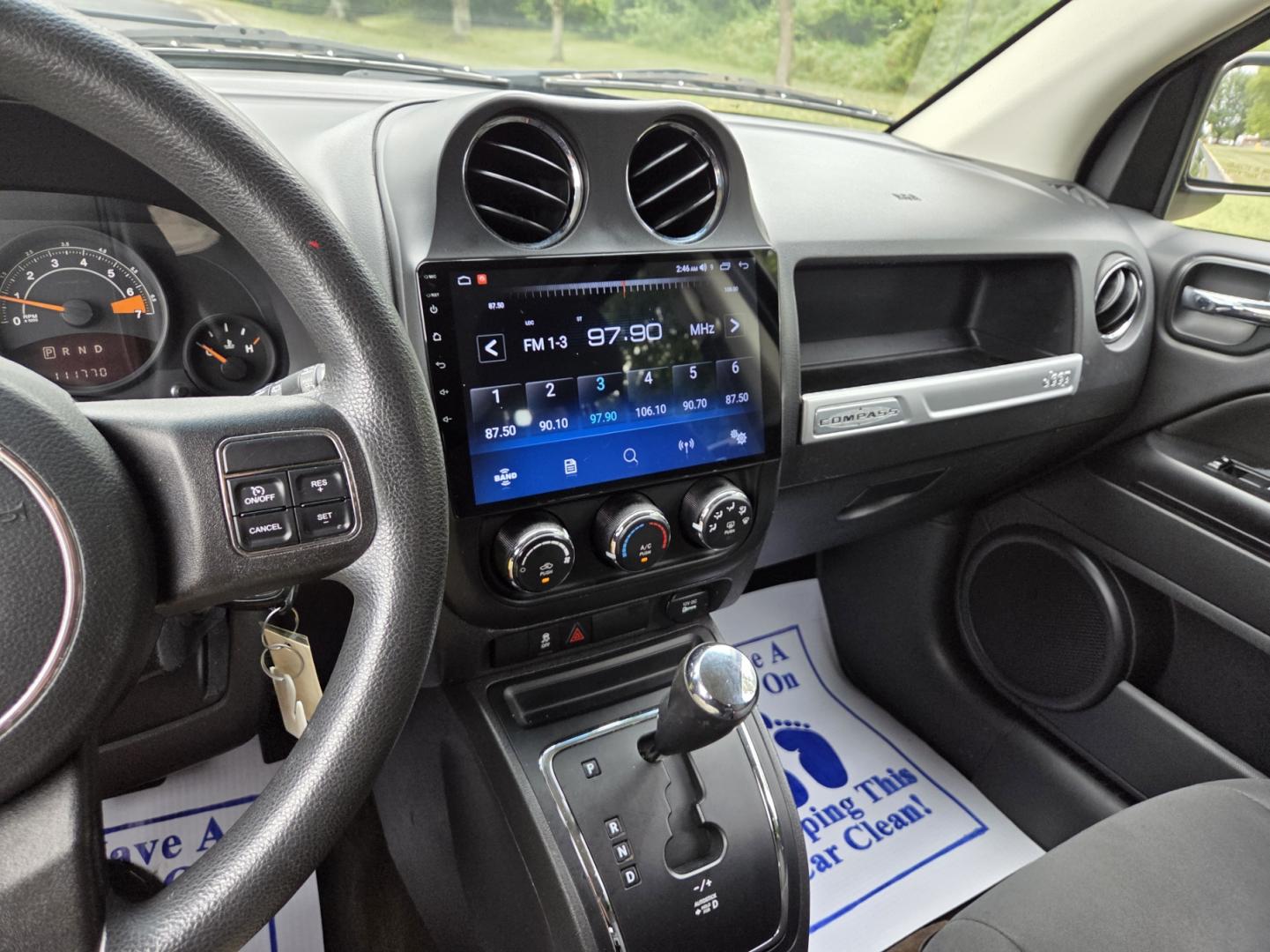 2014 Gray /Gray Jeep Compass Sport FWD (1C4NJCBA4ED) with an 2.0L L4 DOHC 16V engine, located at 1221 Madison St., Shelbyville, TN, 37160, (931) 680-9439, 0.000000, 0.000000 - Photo#6