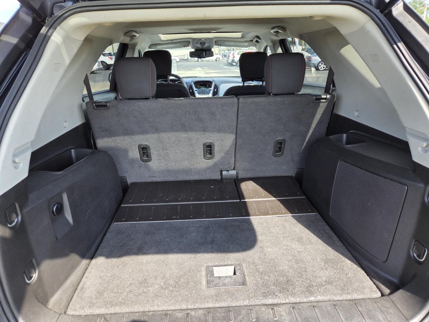 2015 BLACK /Gray Chevrolet Equinox 1LT AWD (2GNFLFEK1F6) with an 2.4L L4 DOHC 16V FFV engine, 6-Speed Automatic transmission, located at 1221 Madison St., Shelbyville, TN, 37160, (931) 680-9439, 0.000000, 0.000000 - Photo#3