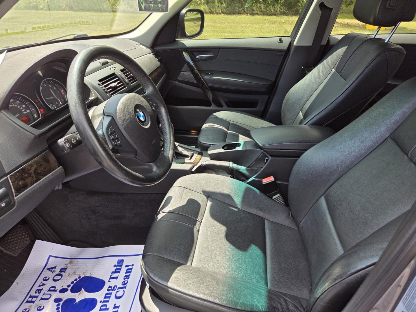 2010 Silver /Gray BMW X3 xDrive30i (WBXPC9C40AW) with an 3.0L L6 DOHC 24V engine, Automatic transmission, located at 1221 Madison St., Shelbyville, TN, 37160, (931) 680-9439, 0.000000, 0.000000 - Photo#5