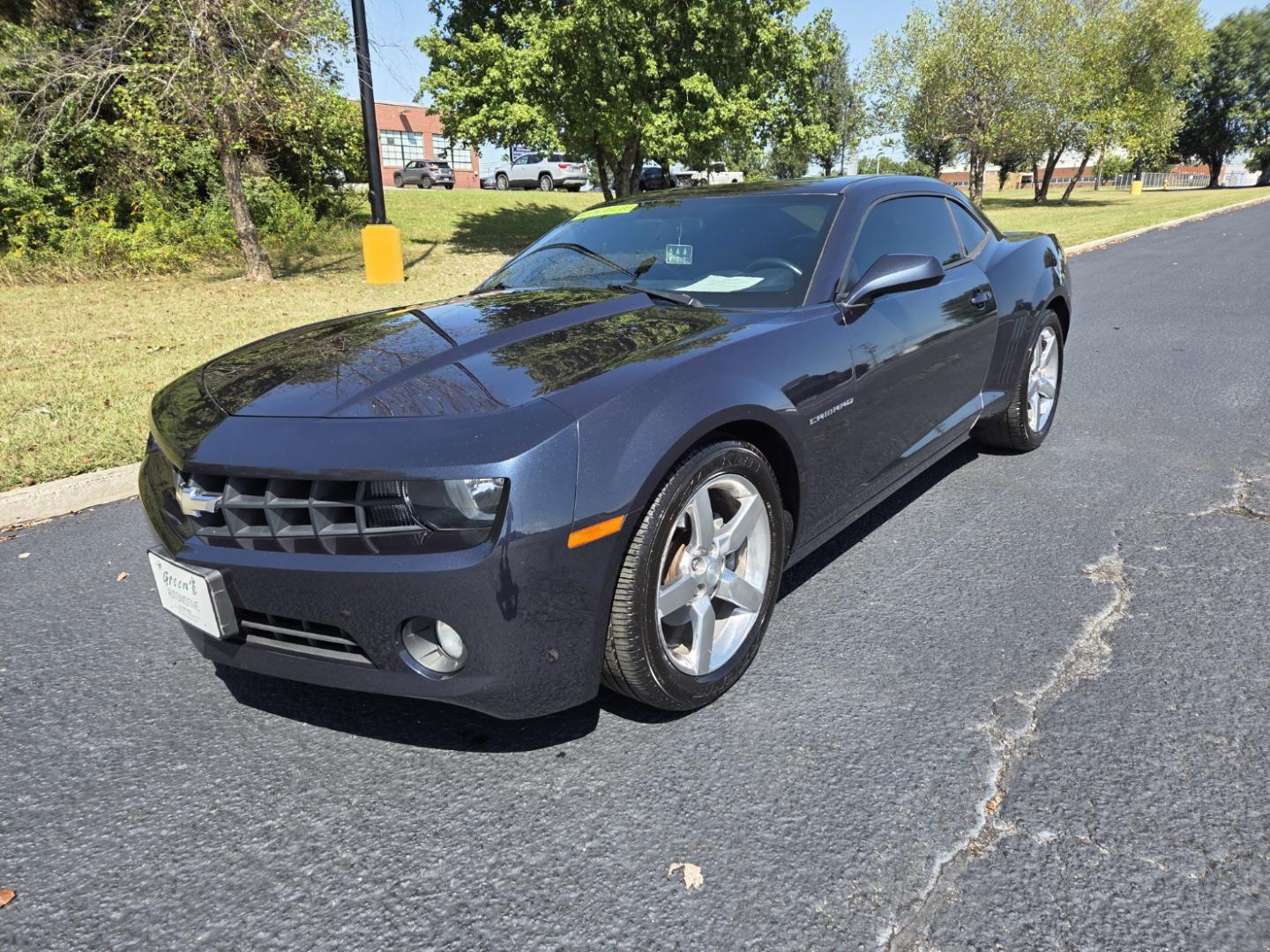 2013 Blue /Black Chevrolet Camaro Coupe 1LT (2G1FB1E39D9) with an 3.6L V6 DOHC 24V FFV engine, 6-Speed Automatic transmission, located at 1221 Madison St., Shelbyville, TN, 37160, (931) 680-9439, 0.000000, 0.000000 - Photo#0