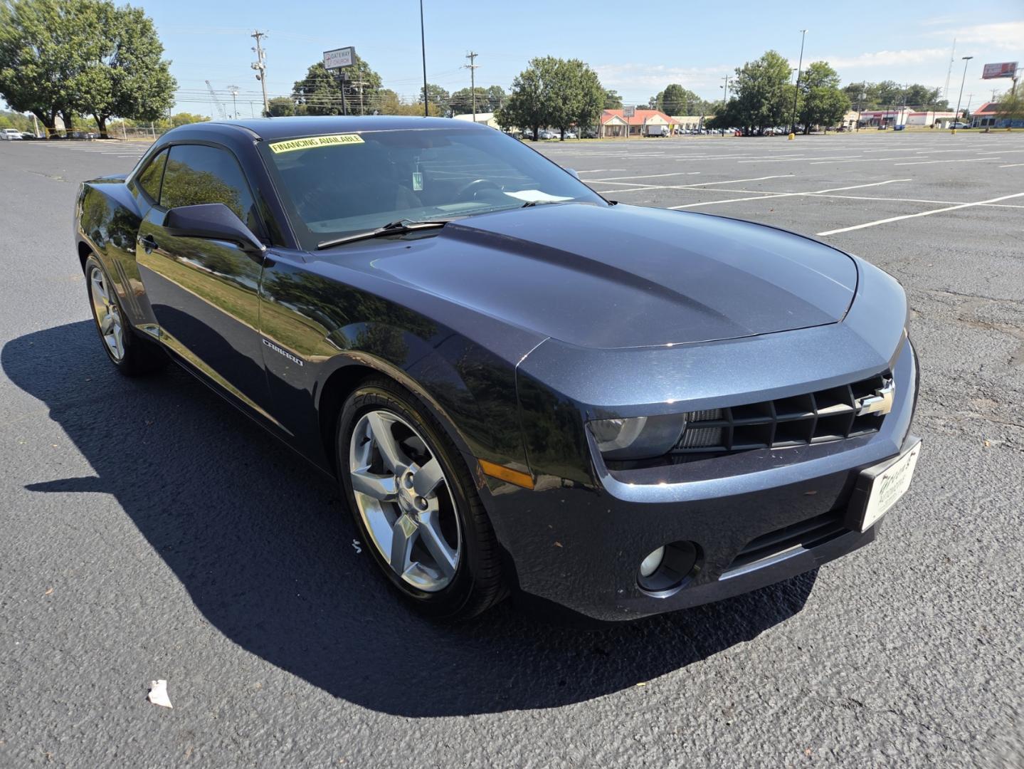 2013 Blue /Black Chevrolet Camaro Coupe 1LT (2G1FB1E39D9) with an 3.6L V6 DOHC 24V FFV engine, 6-Speed Automatic transmission, located at 1221 Madison St., Shelbyville, TN, 37160, (931) 680-9439, 0.000000, 0.000000 - Photo#1
