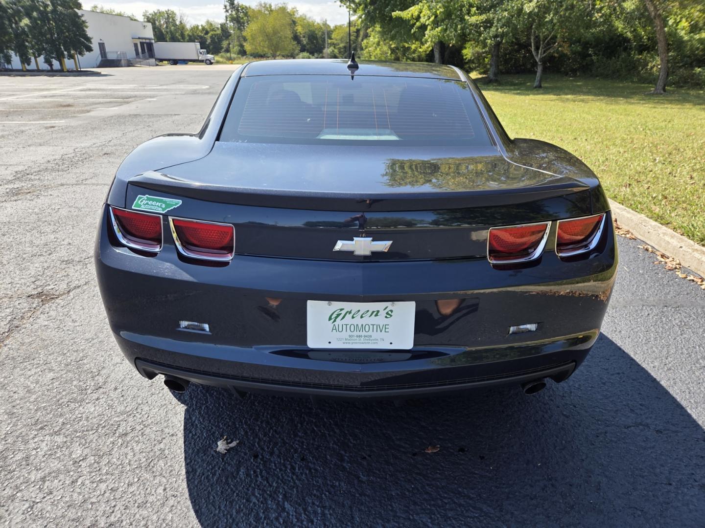 2013 Blue /Black Chevrolet Camaro Coupe 1LT (2G1FB1E39D9) with an 3.6L V6 DOHC 24V FFV engine, 6-Speed Automatic transmission, located at 1221 Madison St., Shelbyville, TN, 37160, (931) 680-9439, 0.000000, 0.000000 - Photo#2