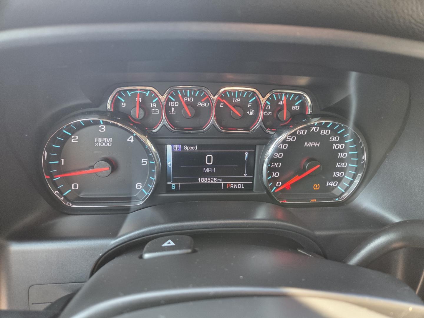 2017 WHITE /Black GMC Sierra 1500 SLE Double Cab 4WD (1GTV2MEC7HZ) with an 5.3L V8 OHV 16V engine, 6A transmission, located at 1221 Madison St., Shelbyville, TN, 37160, (931) 680-9439, 0.000000, 0.000000 - Photo#7