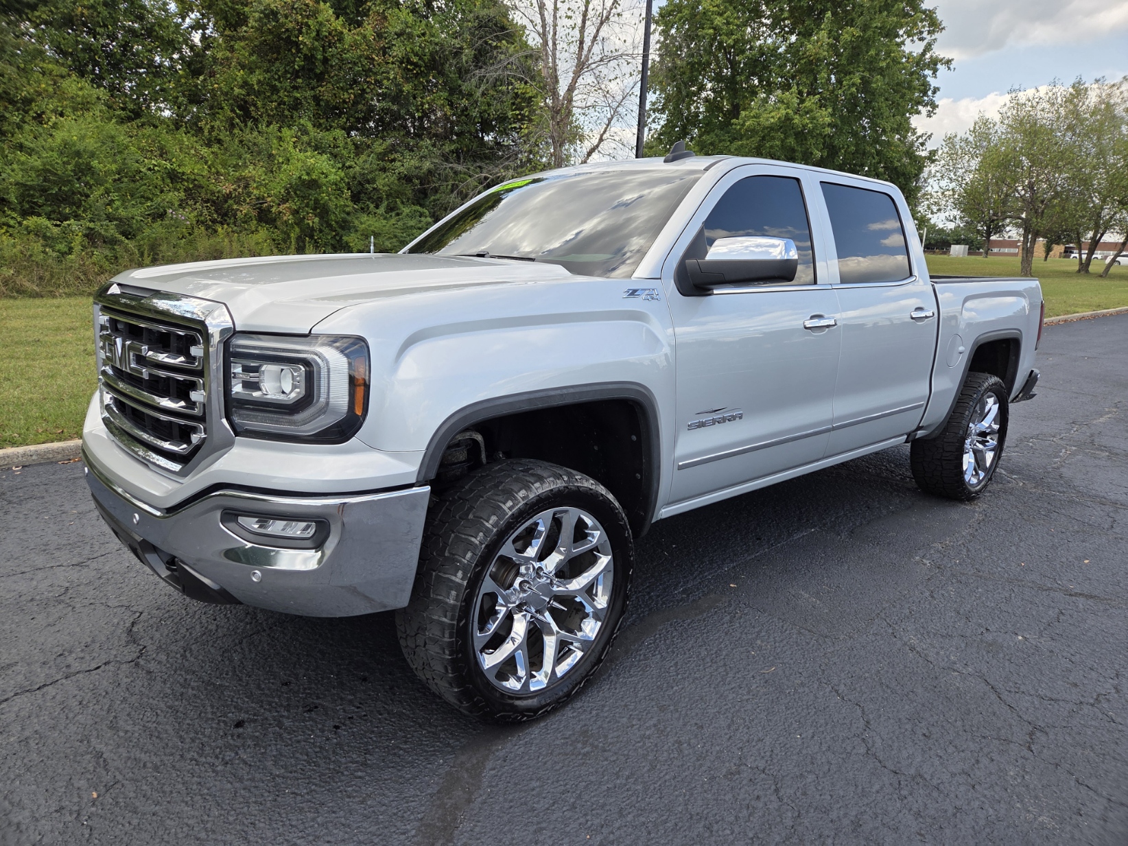 photo of 2017 GMC Sierra 1500 SLT Crew Cab Long Box 4WD