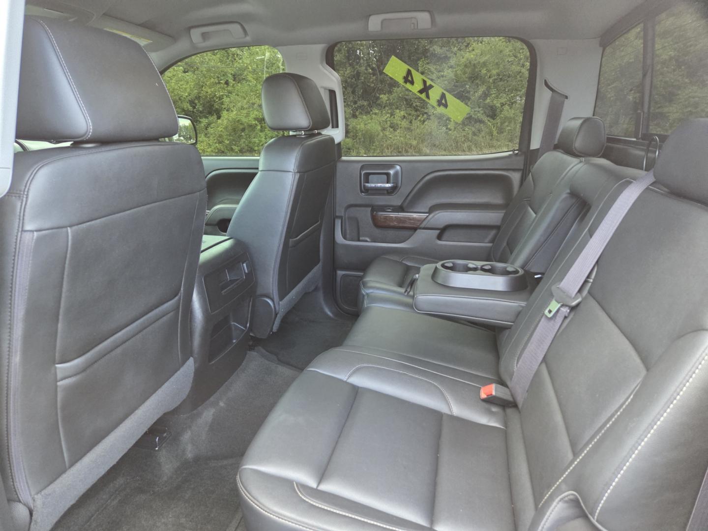 2017 SILVER /Black GMC Sierra 1500 SLT Crew Cab Long Box 4WD (3GTU2NEC4HG) with an 5.3L V8 OHV 16V engine, 6A transmission, located at 1221 Madison St., Shelbyville, TN, 37160, (931) 680-9439, 0.000000, 0.000000 - Photo#6