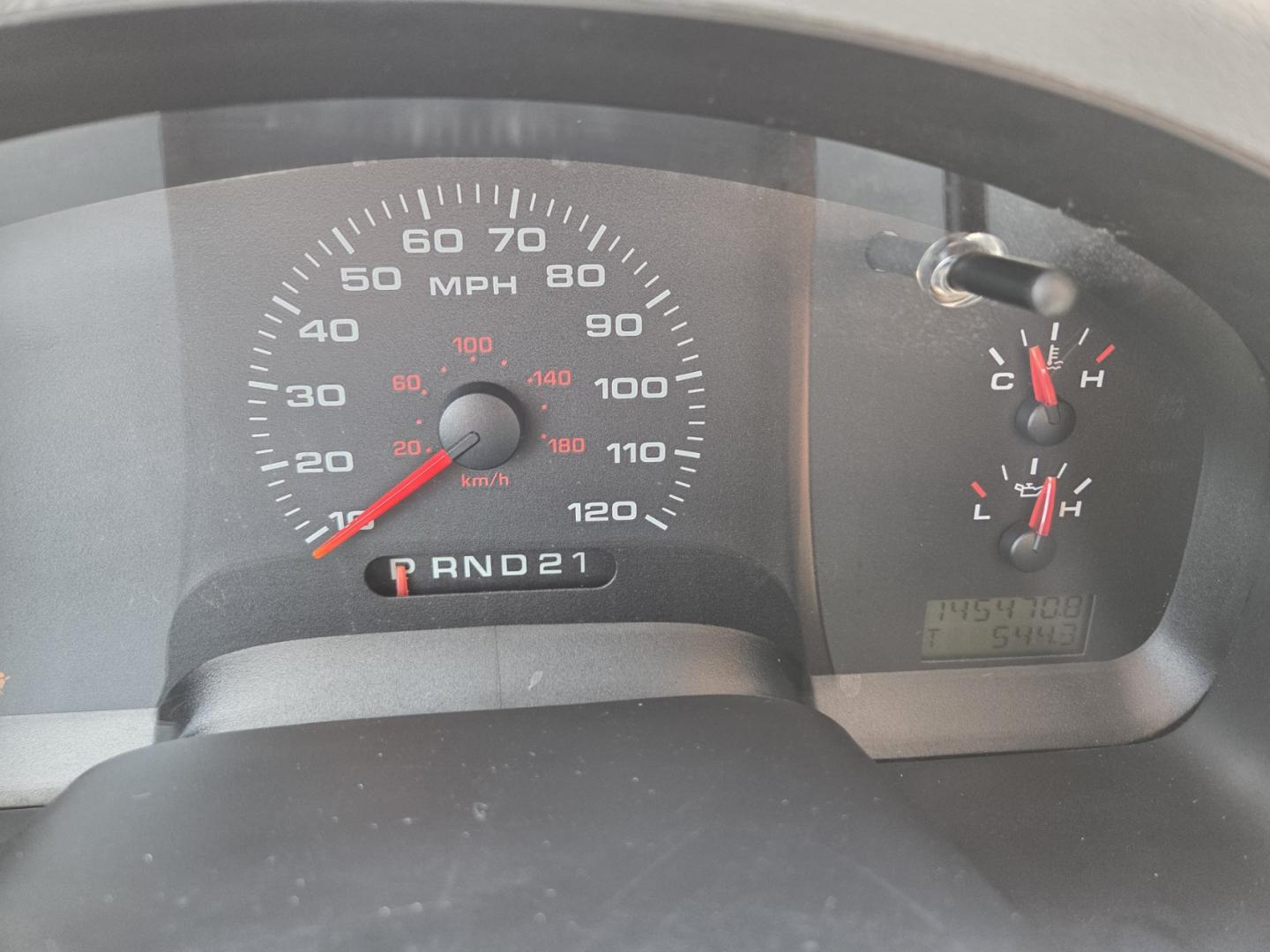 2004 BLACK /Gray Ford F-150 XL SuperCab 2WD (1FTRX12W84N) with an 4.6L V8 SOHC 16V engine, 4-Speed Automatic Overdrive transmission, located at 1221 Madison St., Shelbyville, TN, 37160, (931) 680-9439, 0.000000, 0.000000 - Photo#7