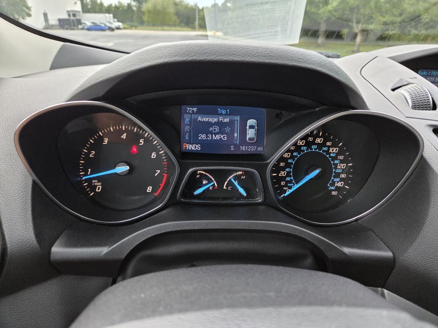 2013 SILVER /Gray Ford Escape SE FWD (1FMCU0GX2DU) with an 1.6L L4 DOHC 16V engine, 6-Speed Automatic transmission, located at 1221 Madison St., Shelbyville, TN, 37160, (931) 680-9439, 0.000000, 0.000000 - Photo#7