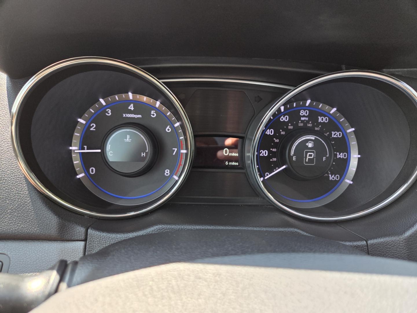 2011 SILVER /Gray Hyundai Sonata GLS Auto (5NPEB4ACXBH) with an 2.4L L4 DOHC 16V engine, 5-Speed Automatic transmission, located at 1221 Madison St., Shelbyville, TN, 37160, (931) 680-9439, 0.000000, 0.000000 - Photo#7