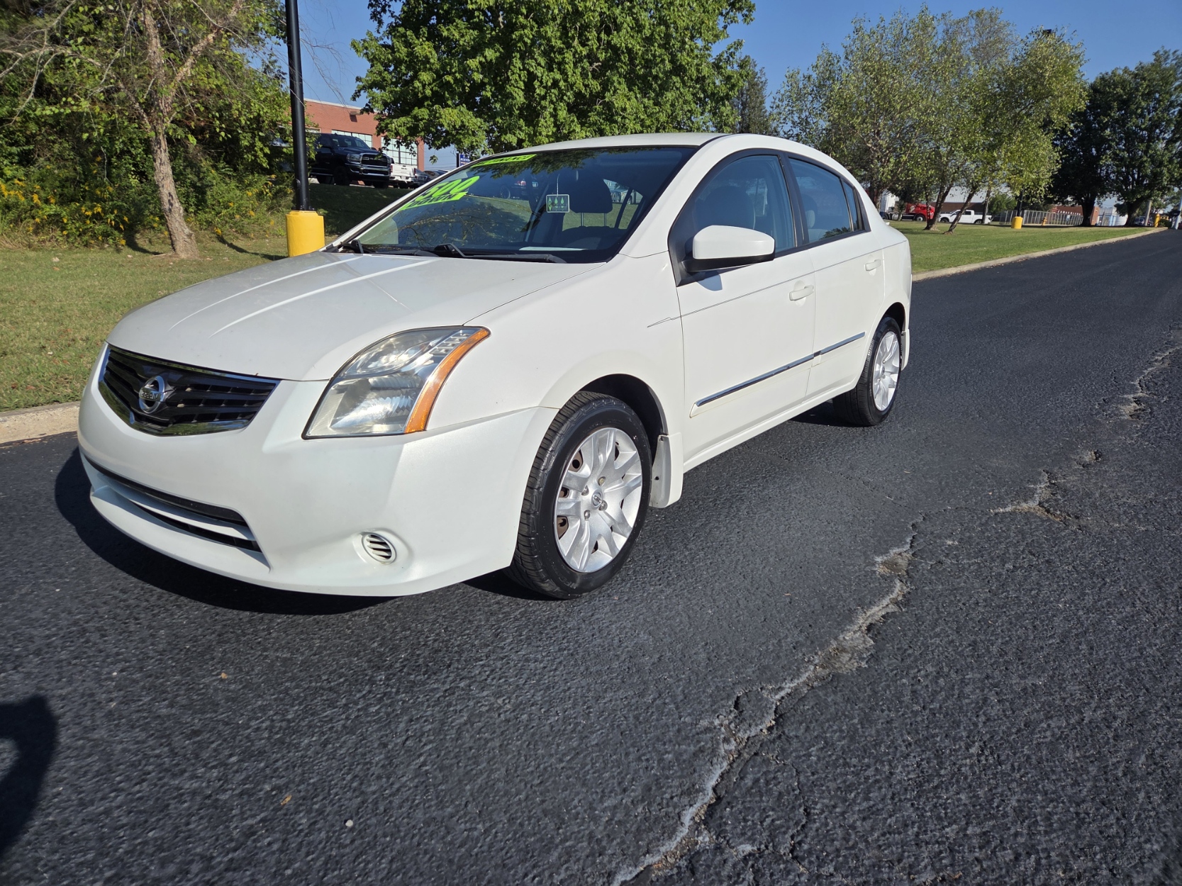photo of 2012 Nissan Sentra 2.0