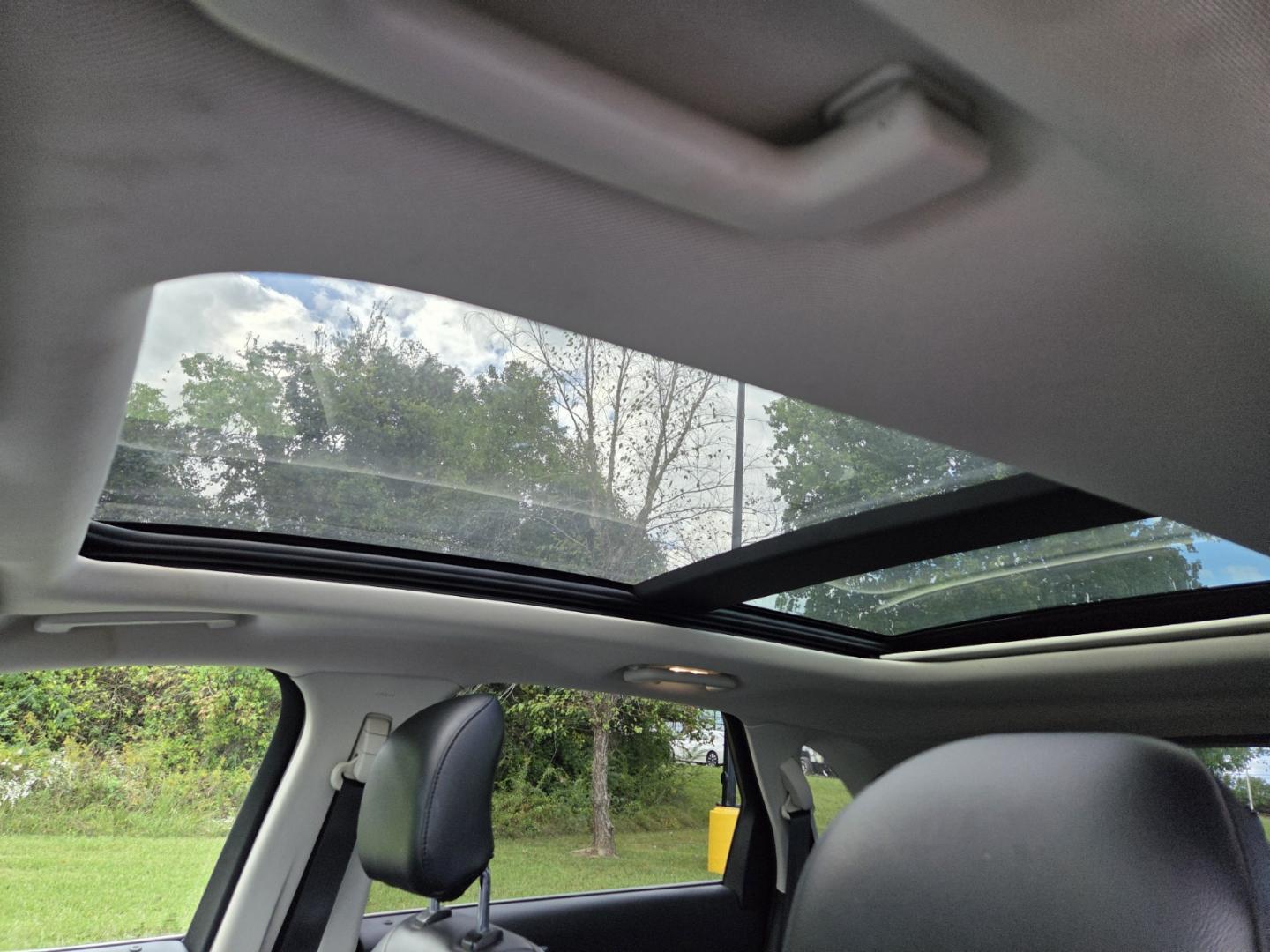 2015 Gray /Black Ford Edge SEL AWD (2FMTK4J97FB) with an 2.0L L4 DOHC 16V engine, 6-Speed Automatic transmission, located at 1221 Madison St., Shelbyville, TN, 37160, (931) 680-9439, 0.000000, 0.000000 - Photo#7