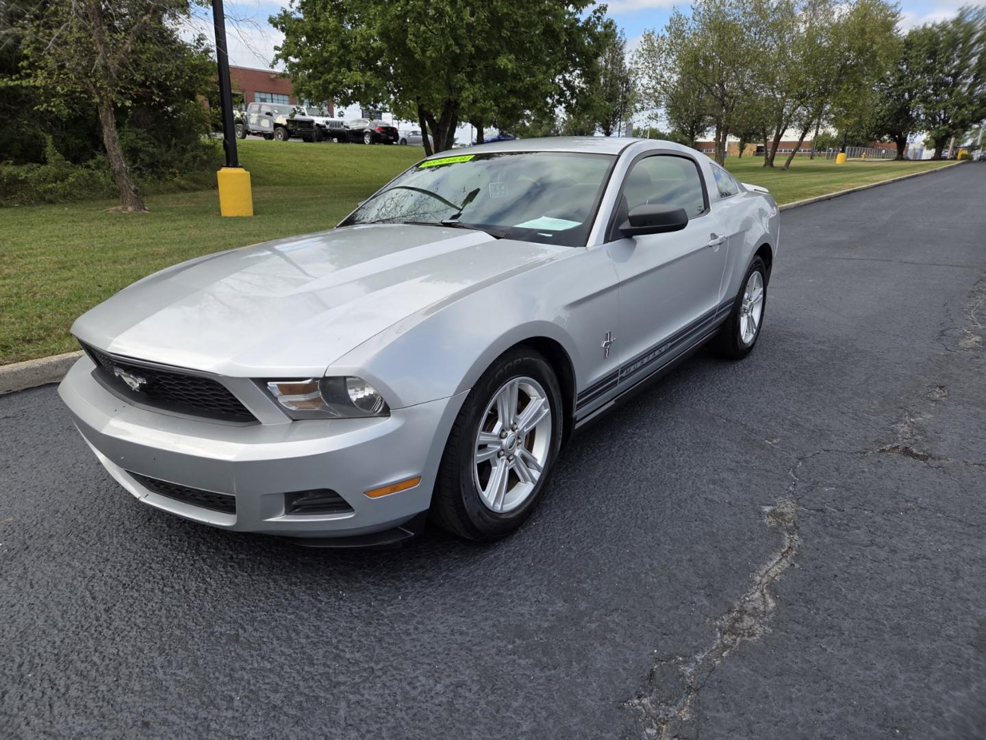 2010 SILVER /Black Ford Mustang V6 Coupe (1ZVBP8AN4A5) with an 4.0L V6 OHC 12V engine, located at 1221 Madison St., Shelbyville, TN, 37160, (931) 680-9439, 0.000000, 0.000000 - Photo#0