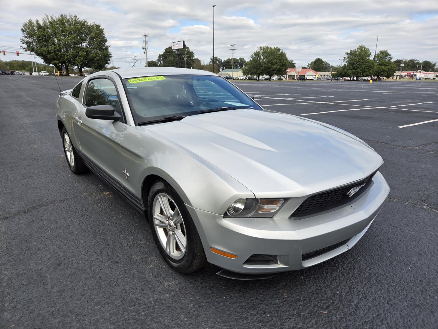 2010 SILVER /Black Ford Mustang V6 Coupe (1ZVBP8AN4A5) with an 4.0L V6 OHC 12V engine, located at 1221 Madison St., Shelbyville, TN, 37160, (931) 680-9439, 0.000000, 0.000000 - Photo#1