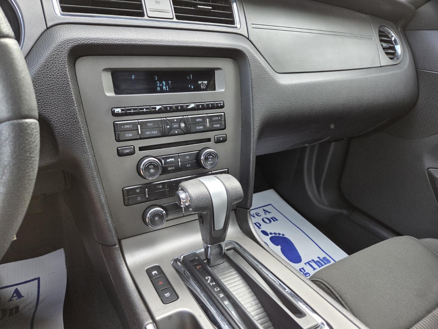 2010 SILVER /Black Ford Mustang V6 Coupe (1ZVBP8AN4A5) with an 4.0L V6 OHC 12V engine, located at 1221 Madison St., Shelbyville, TN, 37160, (931) 680-9439, 0.000000, 0.000000 - Photo#5