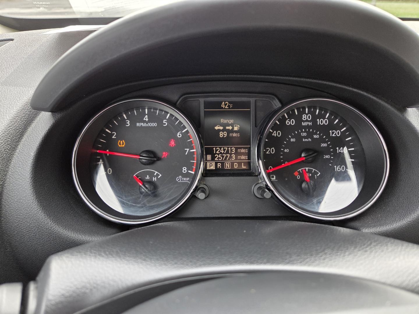 2011 SILVER /Gray Nissan Rogue S AWD (JN8AS5MV3BW) with an 2.5L L4 DOHC 16V engine, CVT transmission, located at 1221 Madison St., Shelbyville, TN, 37160, (931) 680-9439, 0.000000, 0.000000 - Photo#7