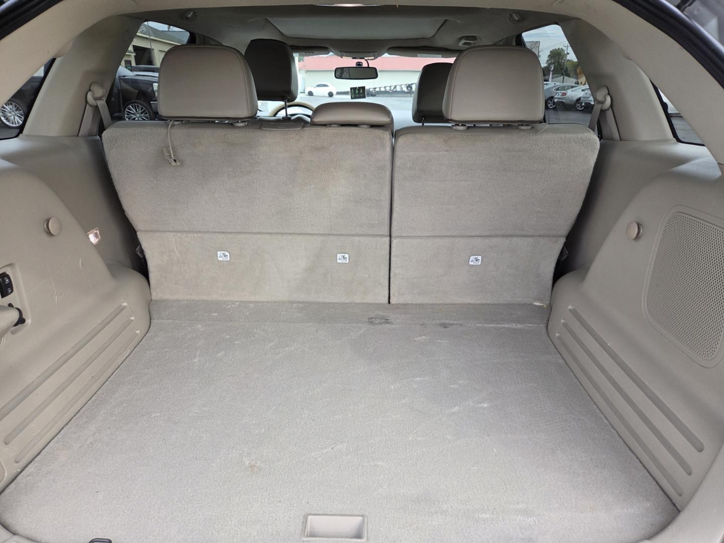 2014 SILVER /Gray Lincoln MKX AWD (2LMDJ8JK1EB) with an 3.7L V6 DOHC 24V engine, 6-Speed Automatic transmission, located at 1221 Madison St., Shelbyville, TN, 37160, (931) 680-9439, 0.000000, 0.000000 - Photo#3