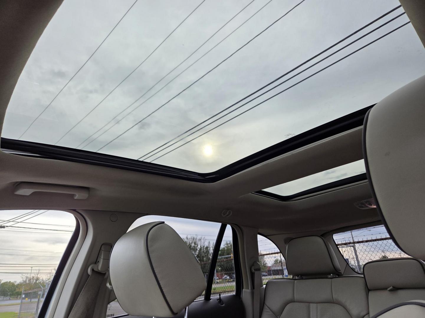 2014 SILVER /Gray Lincoln MKX AWD (2LMDJ8JK1EB) with an 3.7L V6 DOHC 24V engine, 6-Speed Automatic transmission, located at 1221 Madison St., Shelbyville, TN, 37160, (931) 680-9439, 0.000000, 0.000000 - Photo#6