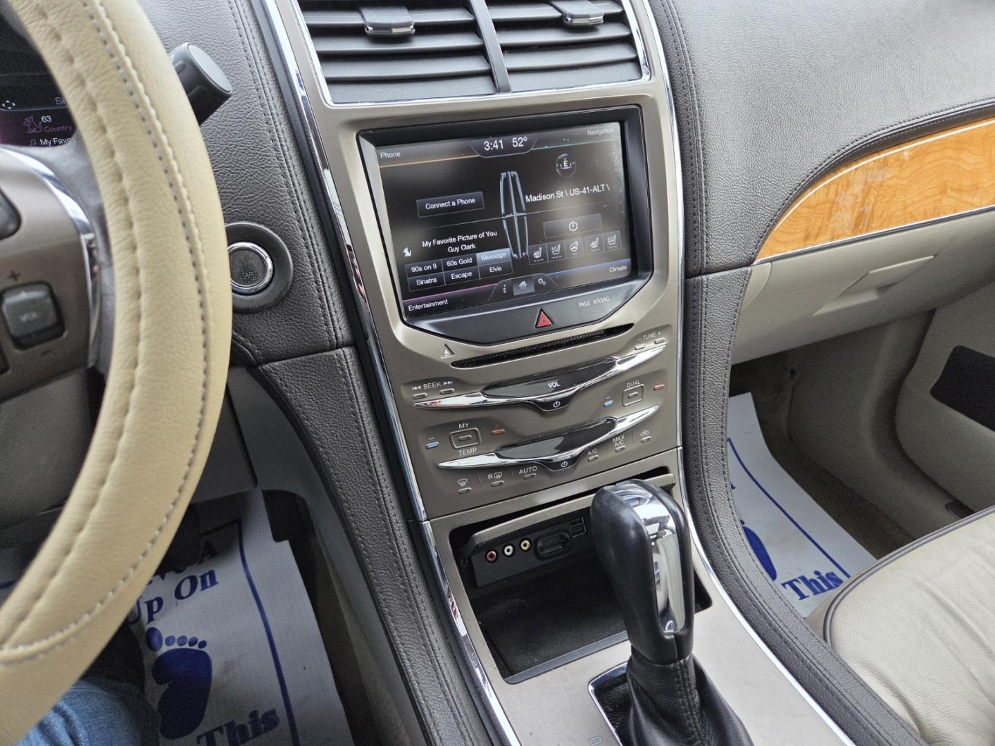 2014 SILVER /Gray Lincoln MKX AWD (2LMDJ8JK1EB) with an 3.7L V6 DOHC 24V engine, 6-Speed Automatic transmission, located at 1221 Madison St., Shelbyville, TN, 37160, (931) 680-9439, 0.000000, 0.000000 - Photo#7