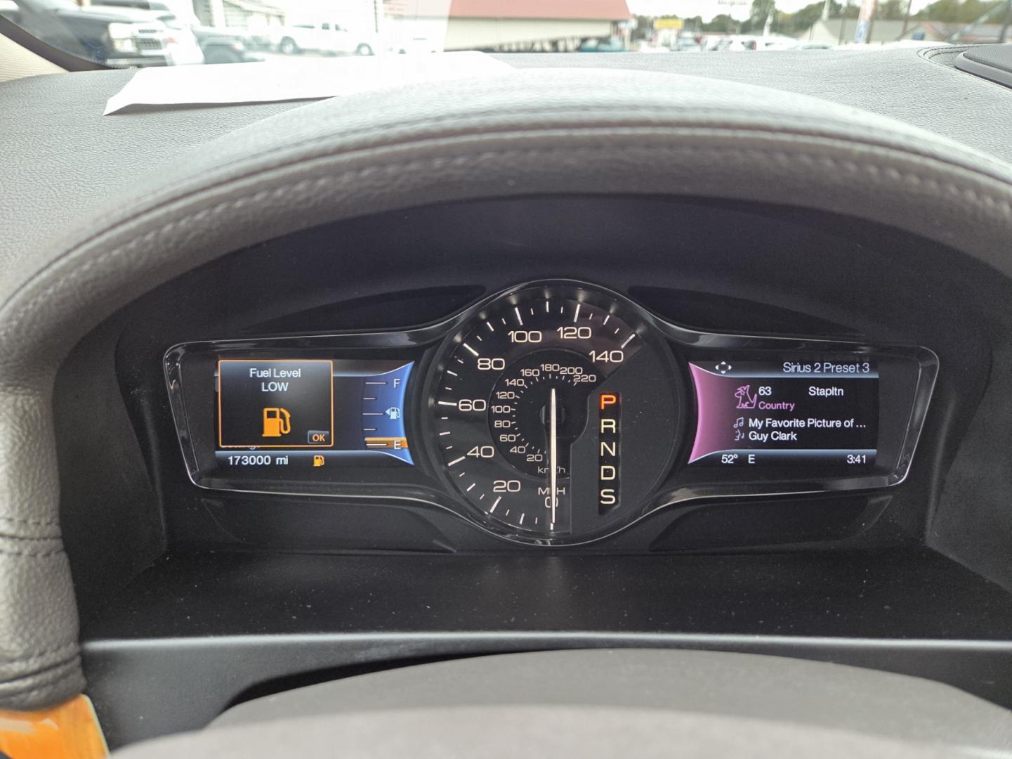 2014 SILVER /Gray Lincoln MKX AWD (2LMDJ8JK1EB) with an 3.7L V6 DOHC 24V engine, 6-Speed Automatic transmission, located at 1221 Madison St., Shelbyville, TN, 37160, (931) 680-9439, 0.000000, 0.000000 - Photo#8