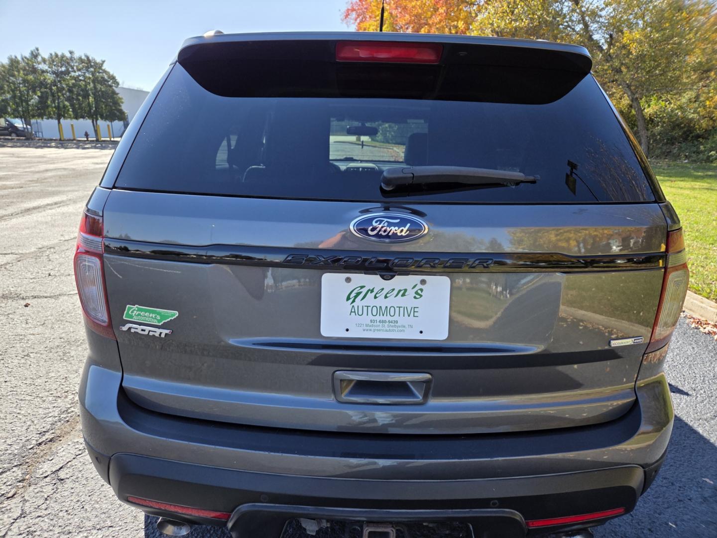 2015 Gray /Black Ford Explorer Sport 4WD (1FM5K8GT9FG) with an 3.5L V6 DOHC 24V engine, 6-Speed Automatic transmission, located at 1221 Madison St., Shelbyville, TN, 37160, (931) 680-9439, 0.000000, 0.000000 - Photo#2