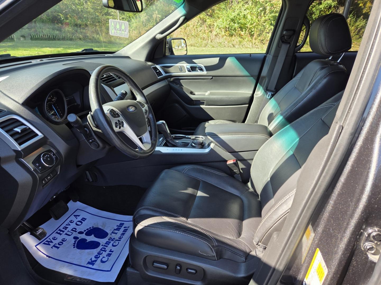 2015 Gray /Black Ford Explorer Sport 4WD (1FM5K8GT9FG) with an 3.5L V6 DOHC 24V engine, 6-Speed Automatic transmission, located at 1221 Madison St., Shelbyville, TN, 37160, (931) 680-9439, 0.000000, 0.000000 - Photo#6