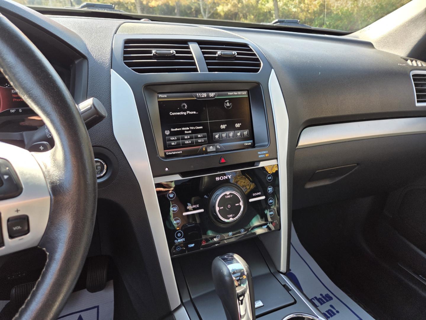 2015 Gray /Black Ford Explorer Sport 4WD (1FM5K8GT9FG) with an 3.5L V6 DOHC 24V engine, 6-Speed Automatic transmission, located at 1221 Madison St., Shelbyville, TN, 37160, (931) 680-9439, 0.000000, 0.000000 - Photo#8