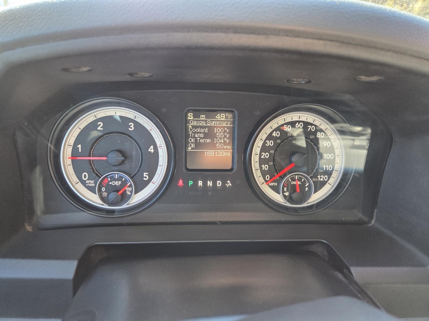 2015 WHITE /Gray RAM 3500 Crew Cab 4WD DRW (3C7WRTCL0FG) with an 6.7L L6 OHV 24V TURBO DIESEL engine, 6-Speed Automatic transmission, located at 1221 Madison St., Shelbyville, TN, 37160, (931) 680-9439, 0.000000, 0.000000 - Photo#8