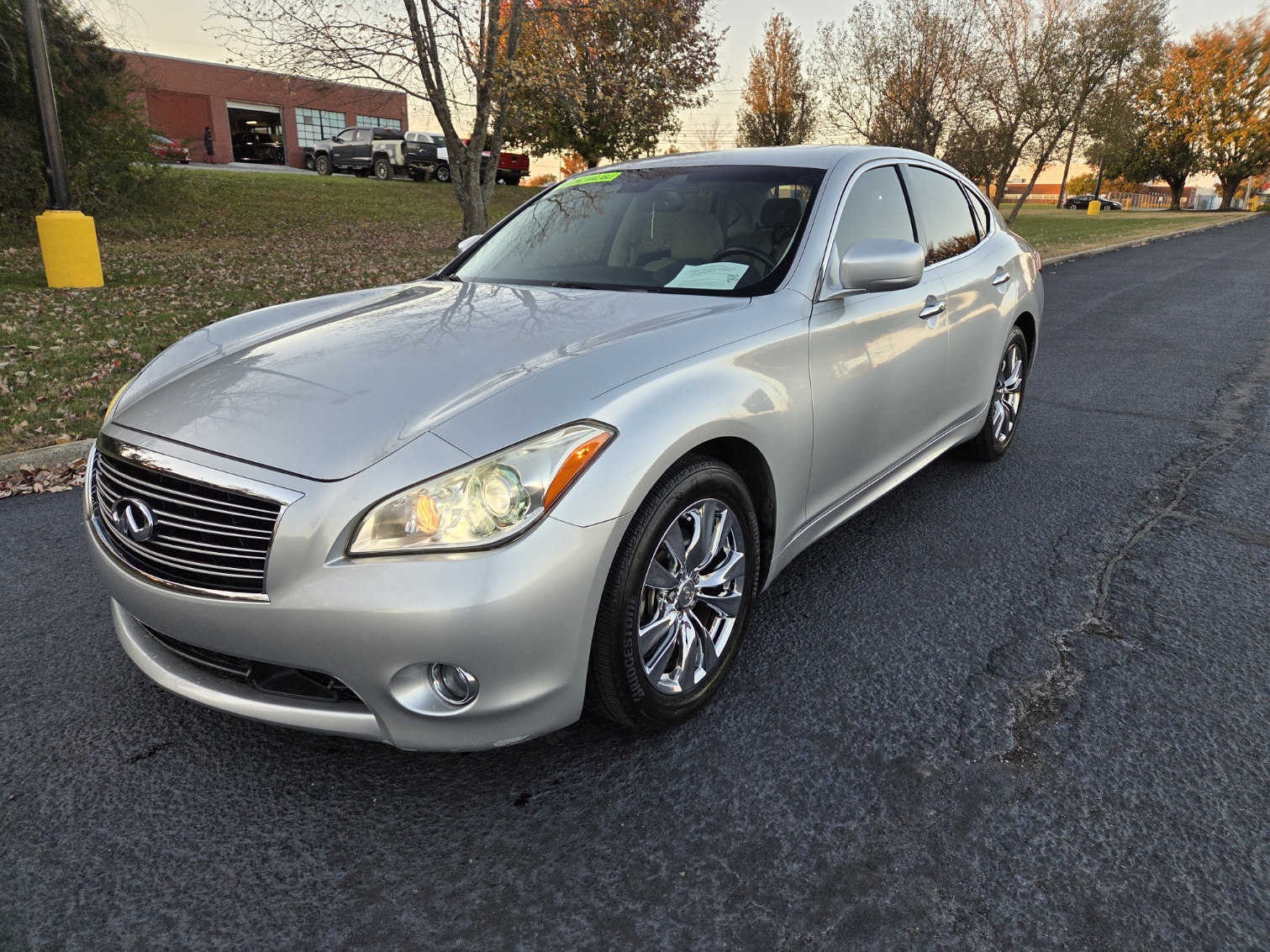 photo of 2011 Infiniti M M37