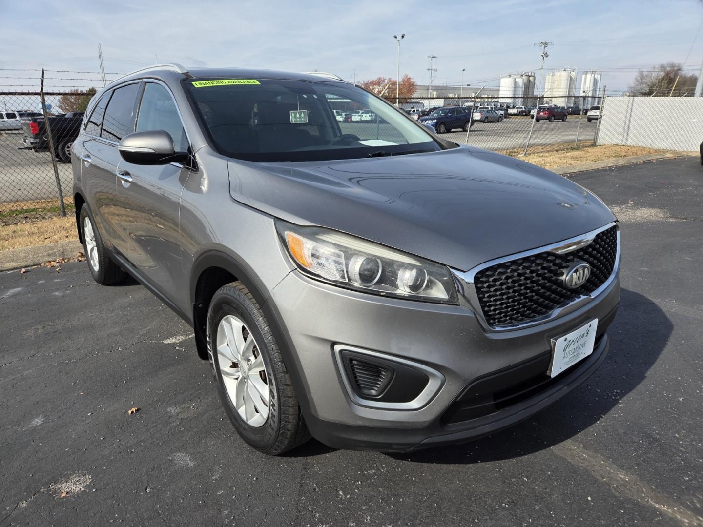 2016 Gray /Gray Kia Sorento LX 2WD (5XYPG4A34GG) with an 2.4L L4 DOHC 16V engine, 6-Speed Automatic transmission, located at 1221 Madison St., Shelbyville, TN, 37160, (931) 680-9439, 0.000000, 0.000000 - Photo#1