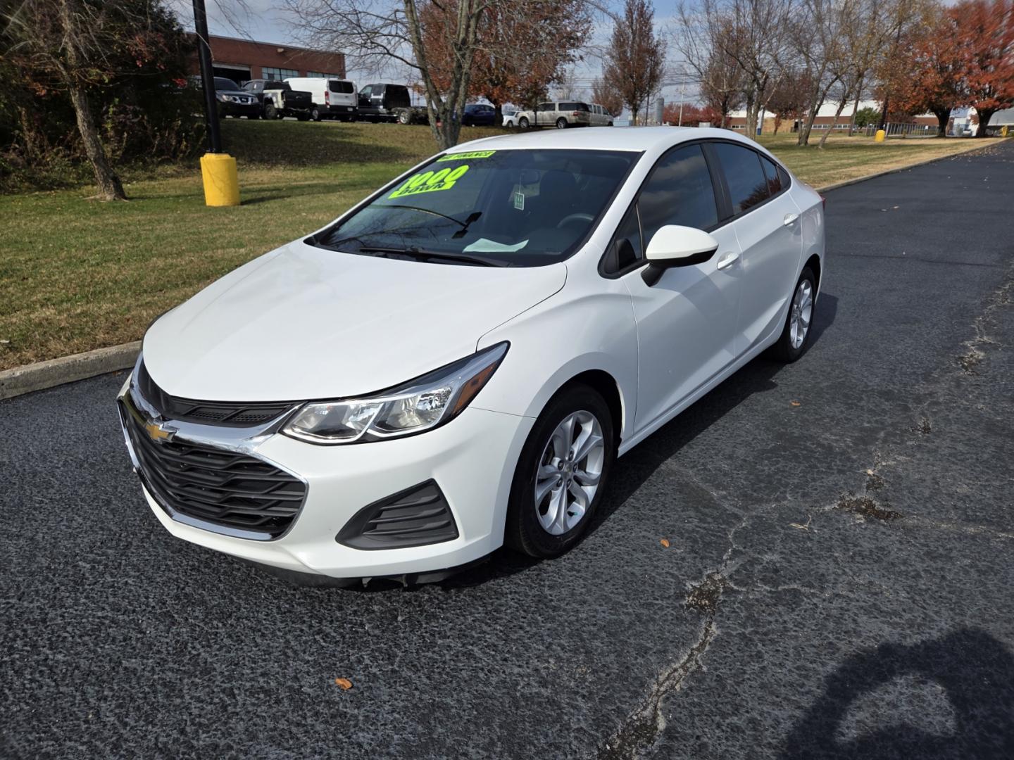 2019 WHITE /Gray Chevrolet Cruze LS Auto (1G1BC5SM3K7) with an 1.4L L4 DOHC 16V engine, 6A transmission, located at 1221 Madison St., Shelbyville, TN, 37160, (931) 680-9439, 0.000000, 0.000000 - Photo#0