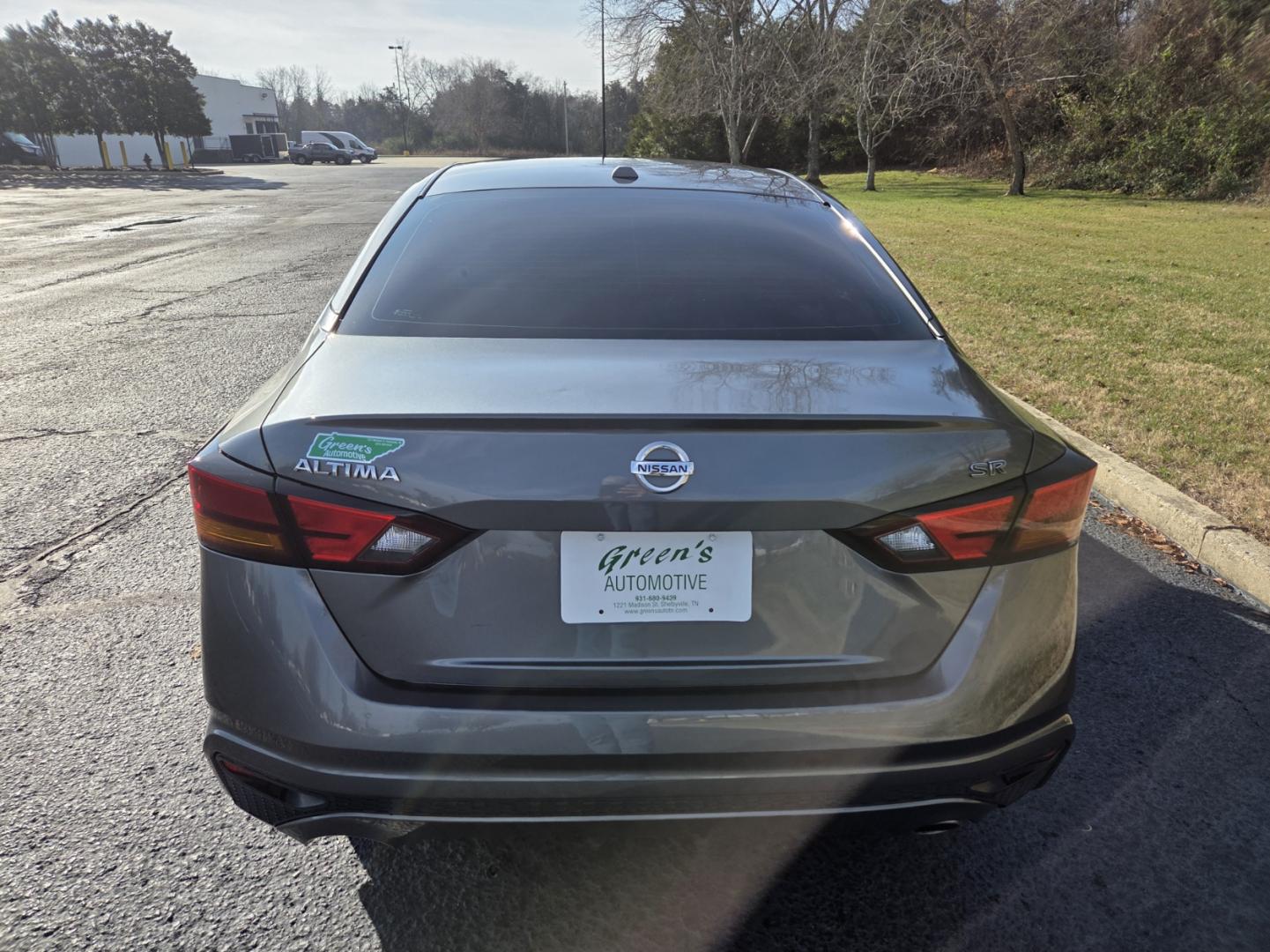 2019 Gray /Black Nissan Altima 2.5 SR (1N4BL4CV1KC) with an 2.5L L4 DOHC 16V engine, CVT transmission, located at 1221 Madison St., Shelbyville, TN, 37160, (931) 680-9439, 0.000000, 0.000000 - Photo#2